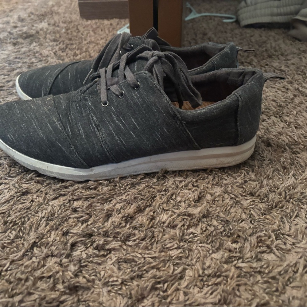 Tom’s sneakers